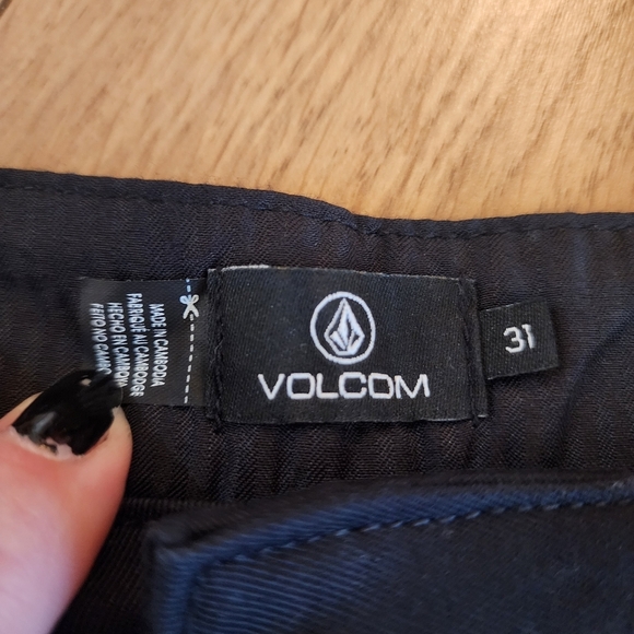 NWT Volcom So Chickie Chino Shorts - Picture 2 of 8
